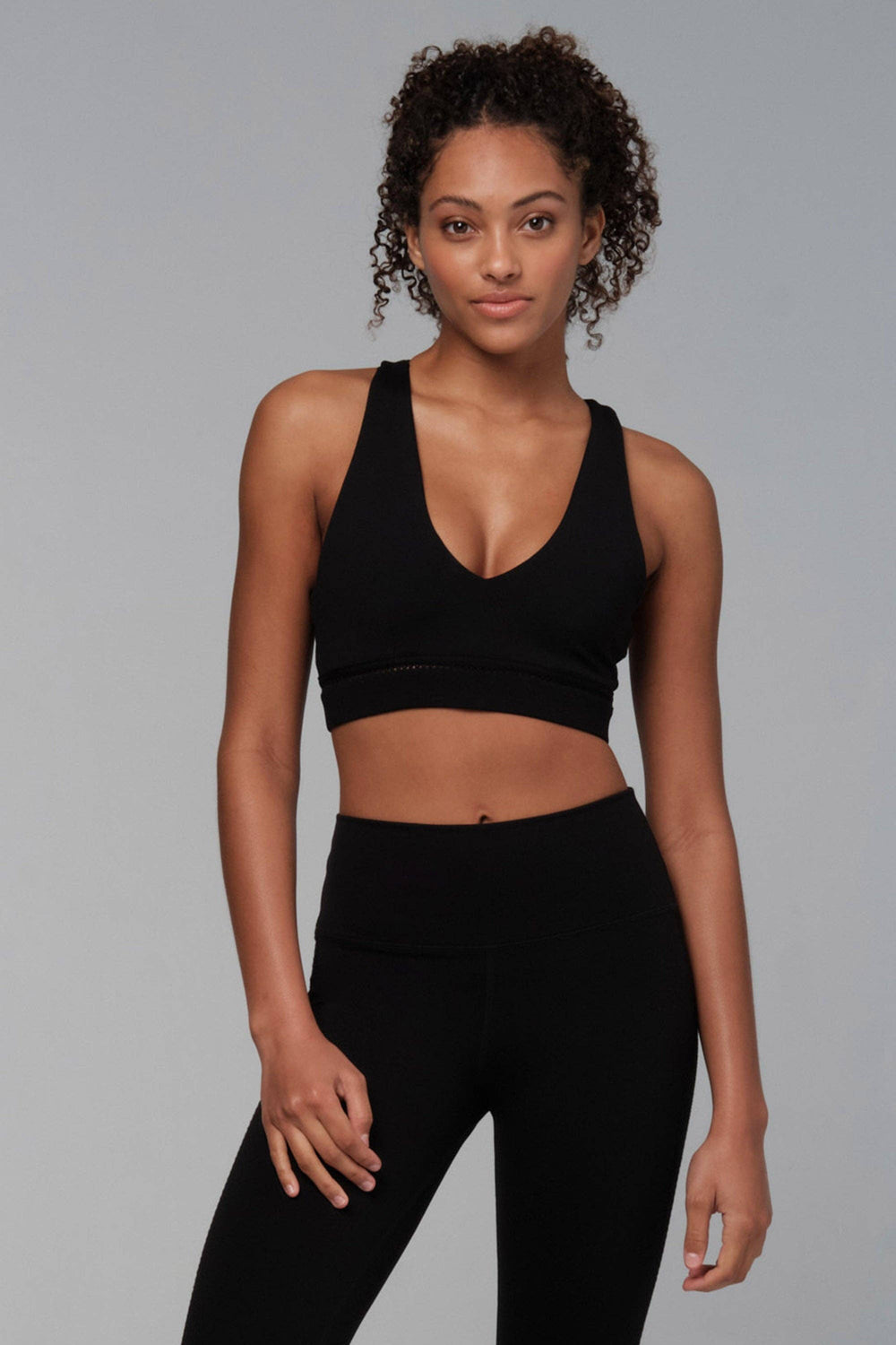 925 Fit Women's Head Turner V-Neck Tank Sports Bra - Black