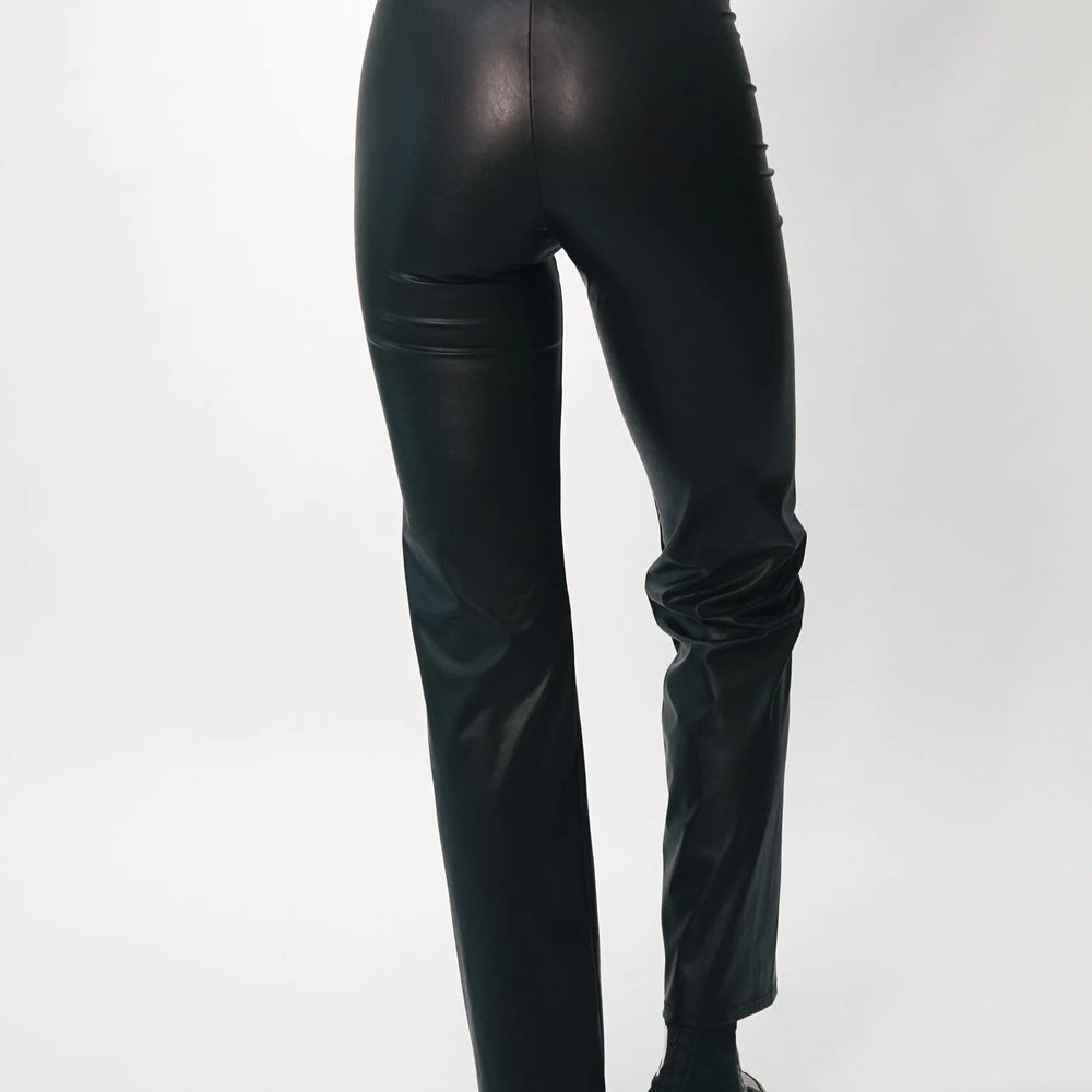 
                      
                        Electric & Rose Women's Ella Faux Leather Pants - Onyx Black
                      
                    