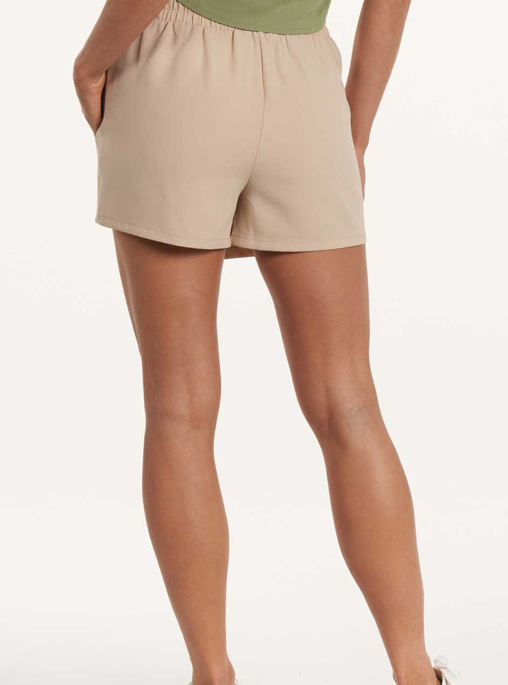 Thrive Société Women's Lennox Cargo Shorts - Oatmilk Tan