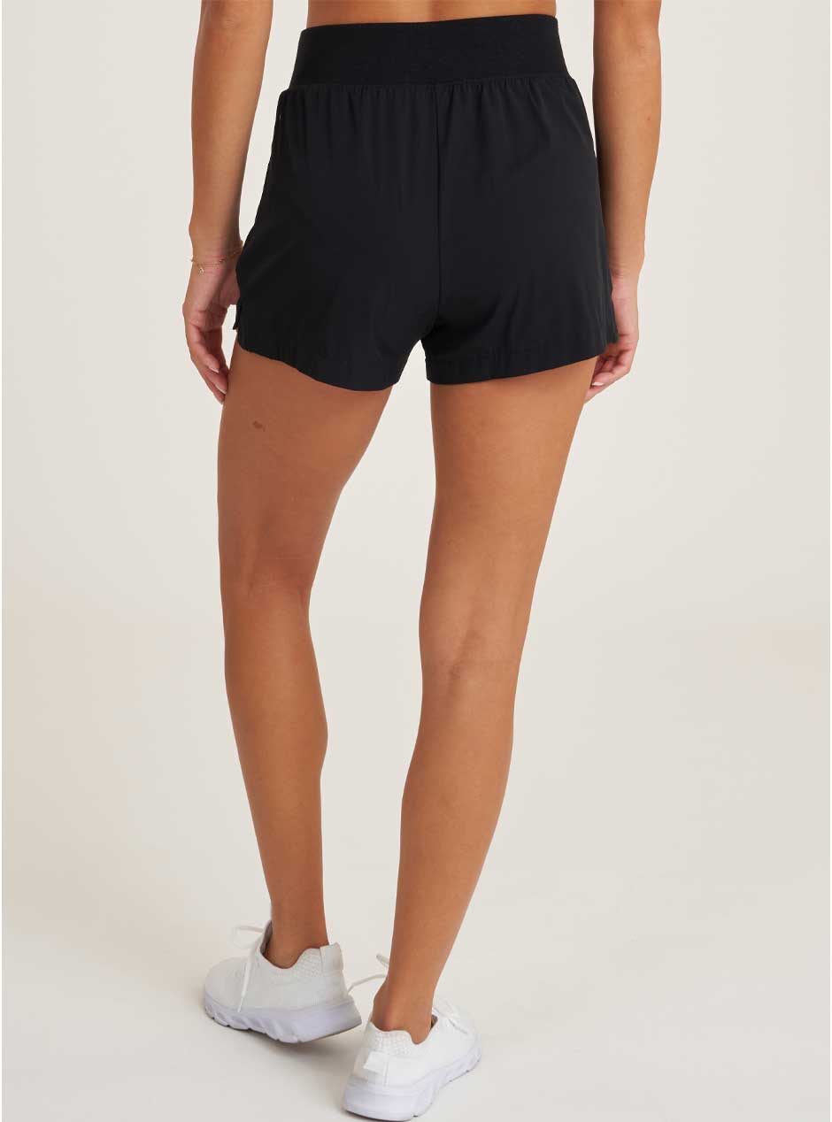 Thrive Société Women's Angled Inset Running Shorts - Black