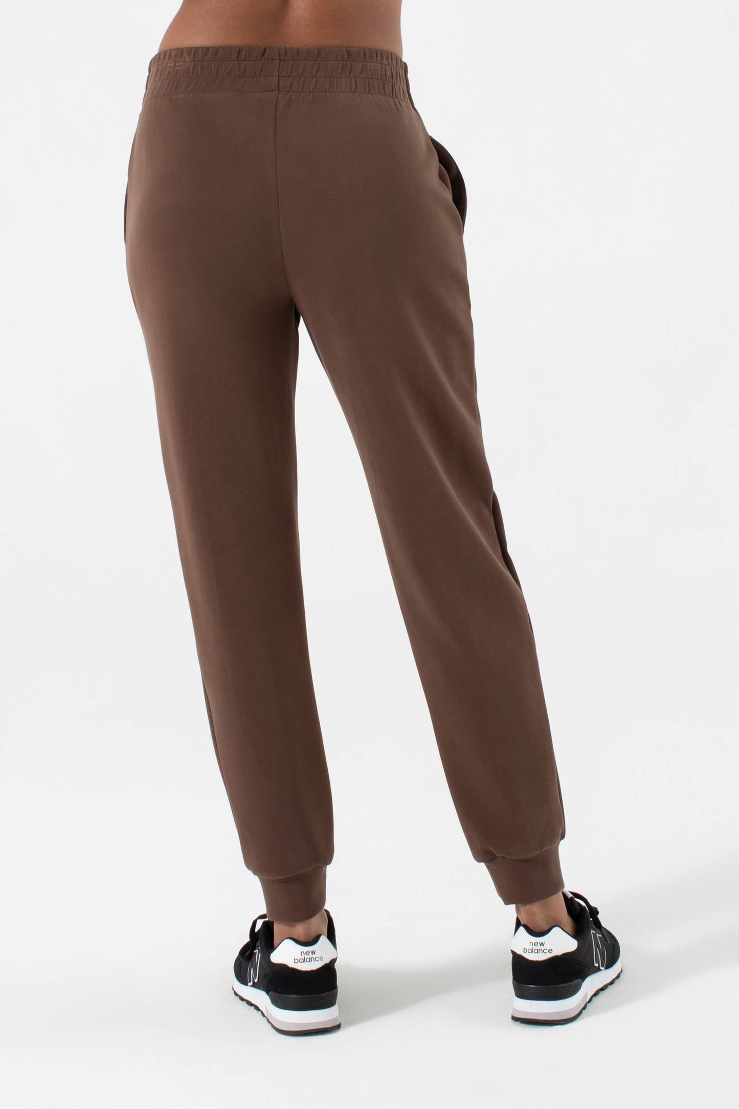 NUX Active Women's Yuki Sleek Jogger Pants - Chocolate Brown